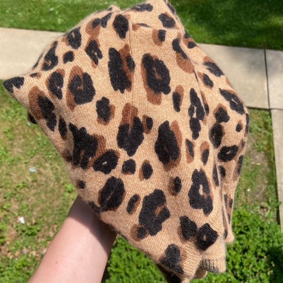 Lord & Taylor 100% Cashmere Leopard Print Sweater - Picture 5 of 16